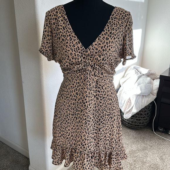 Forever 21 Dresses & Skirts - Forever 21 leopard dress